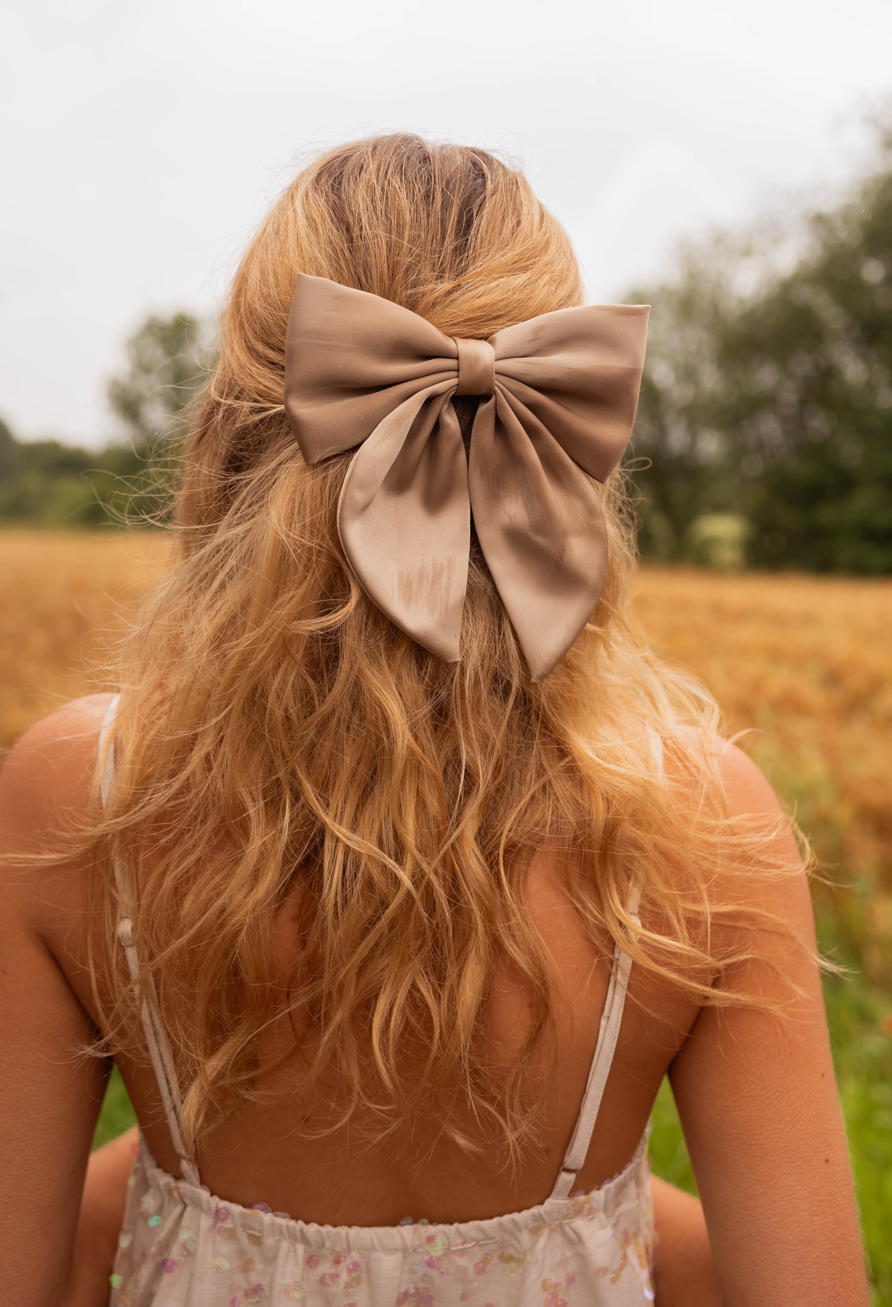 Beige Falla Bow