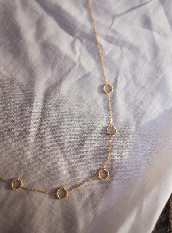 Golden Siska Necklace